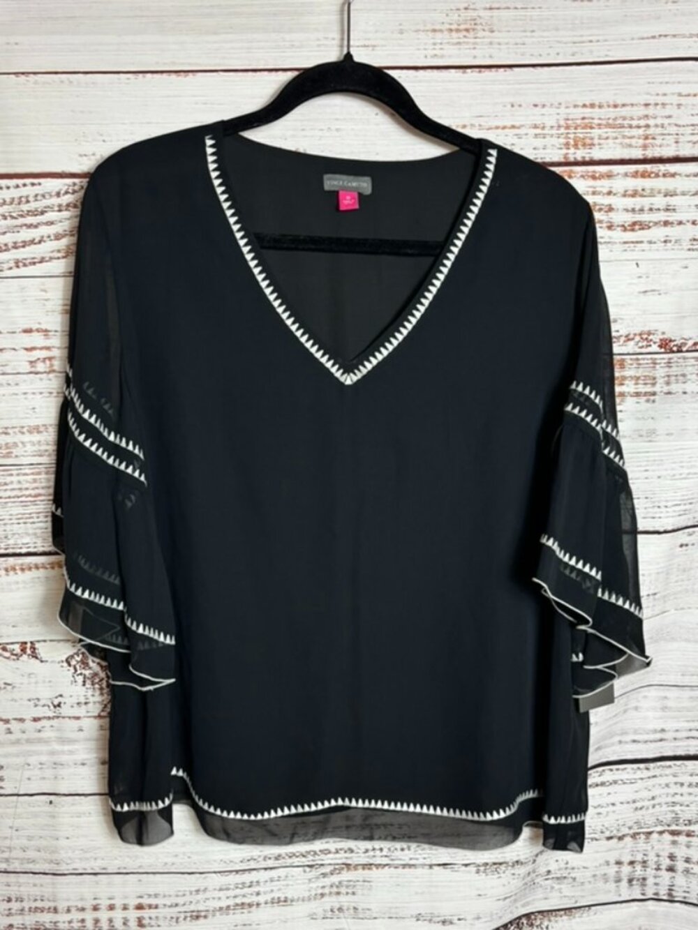 NWT Vince Camuto black with white embroidery short sheer sleeve blouse size XL